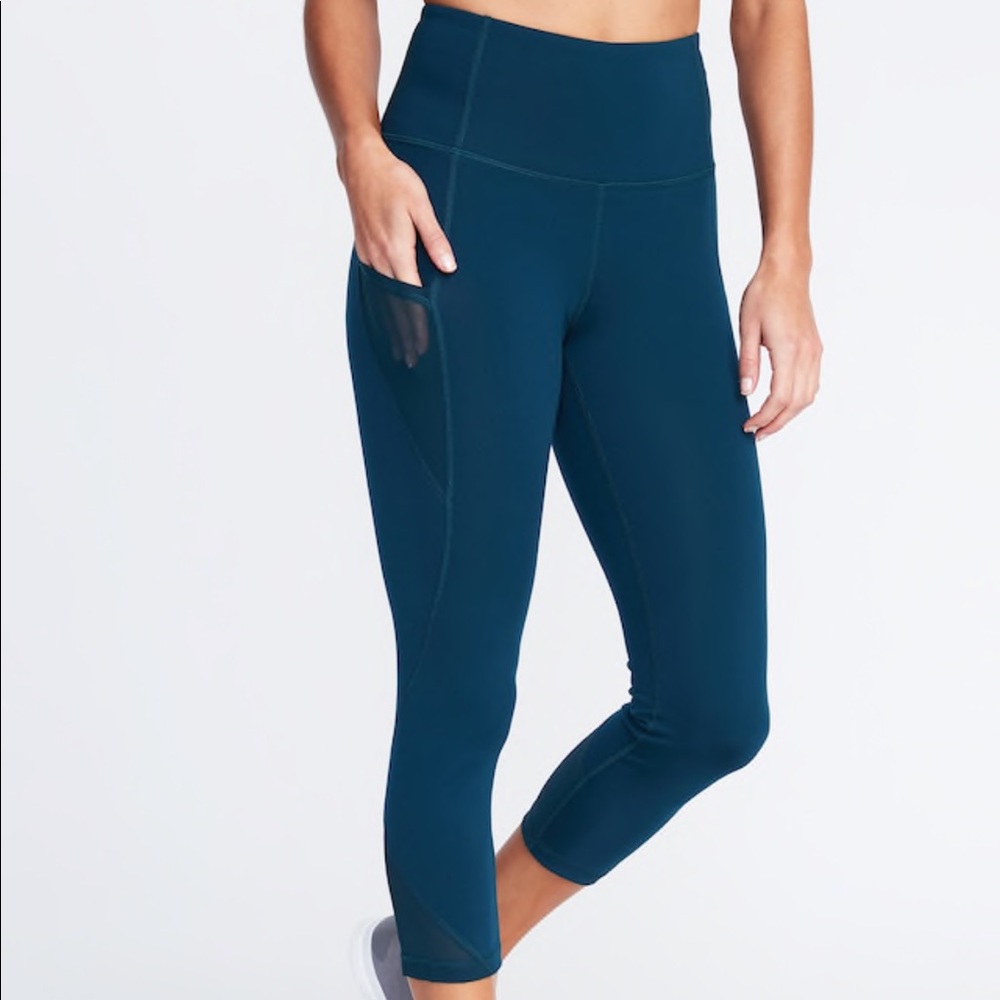TWO ITEMS! 🎉 compression pants & sport bra,